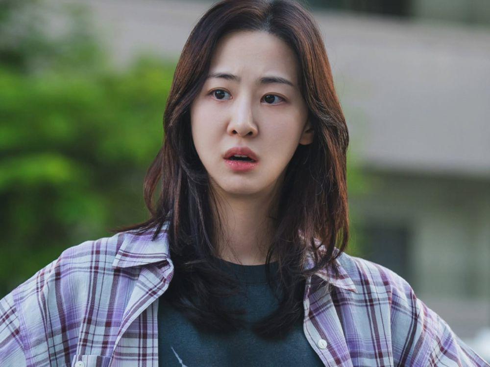 still cuts drama Salon de Holmes (instagram.com/channel.ena.d)