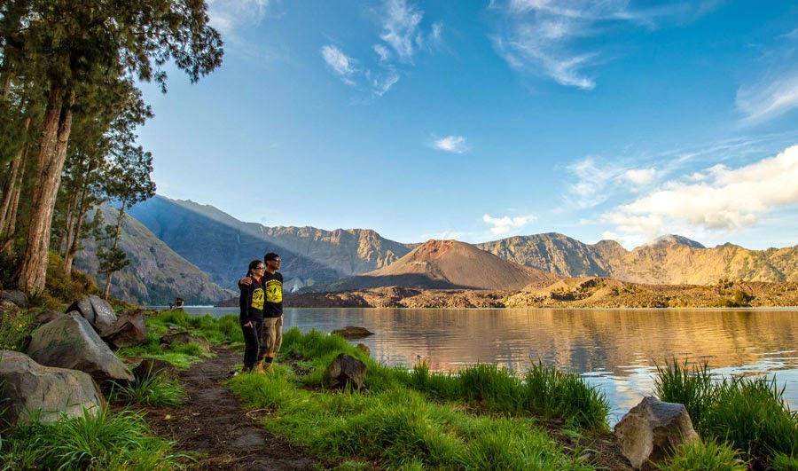 https://cdn.idntimes.com/content-images/post/20170916/lake-segara-anak4-23ada5ef0fff96f31905f7f2b65b4423.jpg