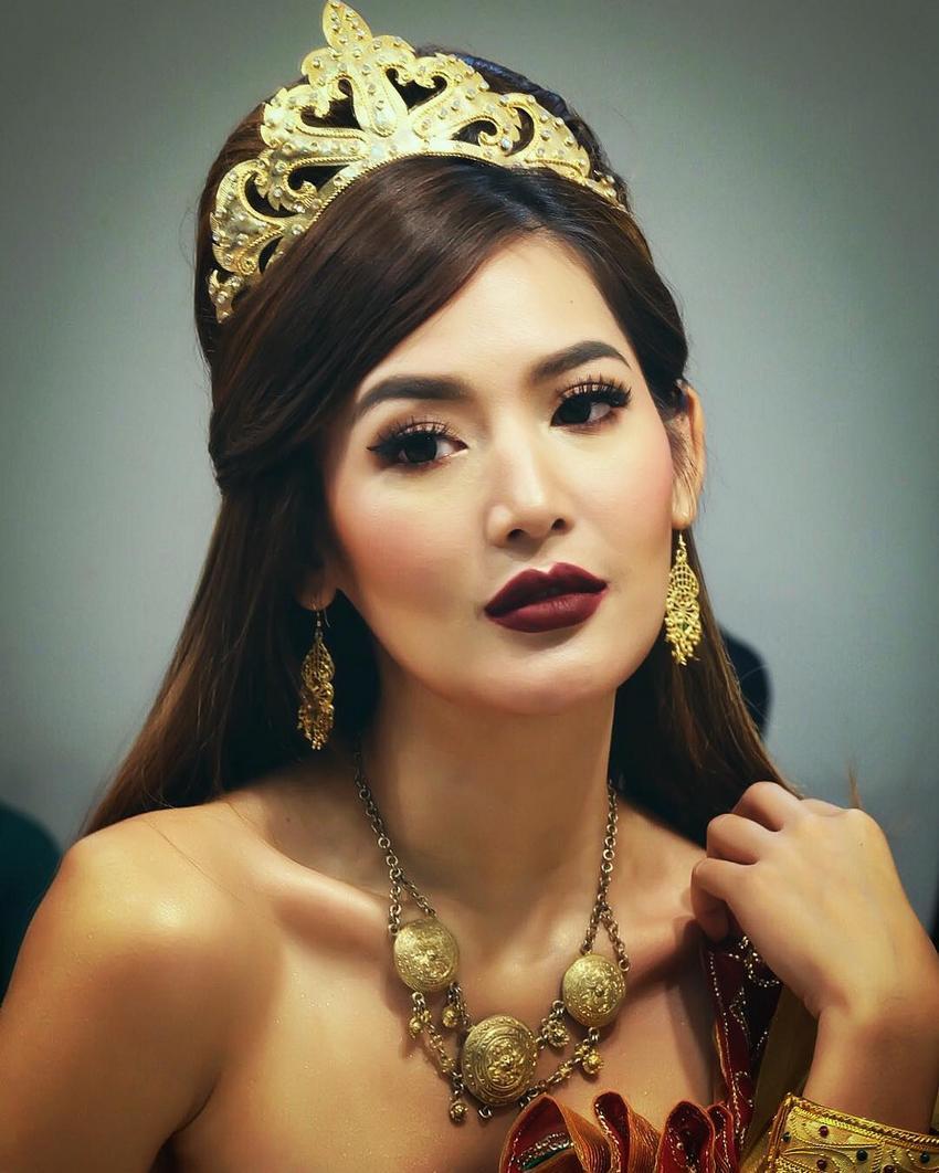 https://cdn.idntimes.com/content-images/post/20170323/maria-selena-a2ffbc33e230a233028d2489f445fb4e.jpg