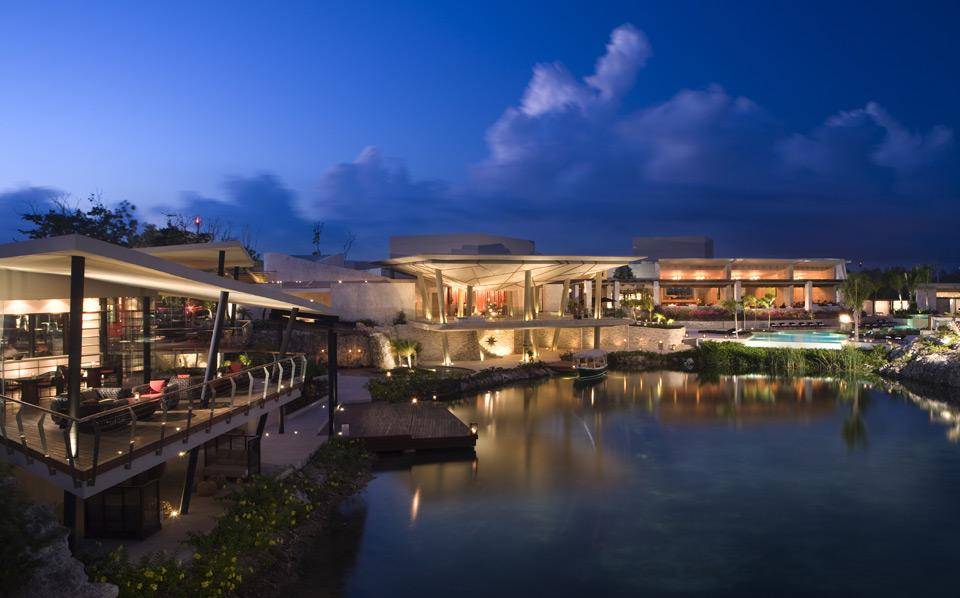 https://cdn.idntimes.com/content-images/post/20170916/maya-gallery-hotel-3-4be38d91ae7ef78bfe31f44e6f68c200.jpg