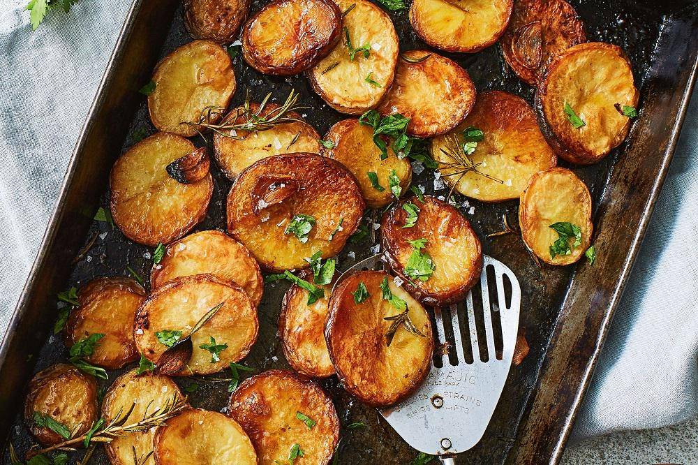 https://cdn.idntimes.com/content-images/post/20180212/melting-potatoes-121104-1-5e95e5d6ebf306c748eb22c5b4022942.jpg