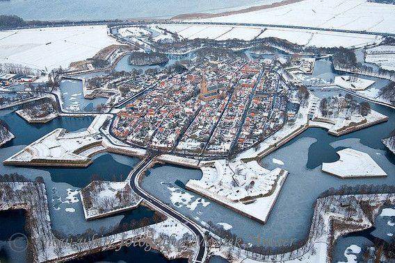 http://cdn.idntimes.com/content-images/post/20151224/naarden-a3c76f22166b05a5c9cf8d004114078a.jpg
