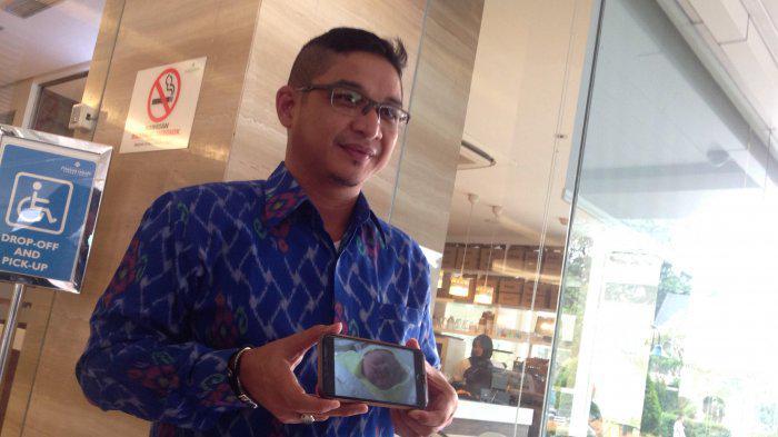 http://cdn.idntimes.com/content-images/community/2017/07/pasha-ungu-memperlihatkan-foto-putrinya-yang-baru-lahir-20170421-151645-0254814dbfc11a30b2eef39eb9861fce.jpg