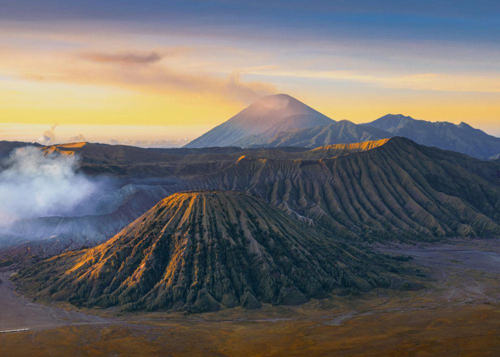 Gunung Bromo dan Gunung Semeru (pexels.com/Sergey Guk)