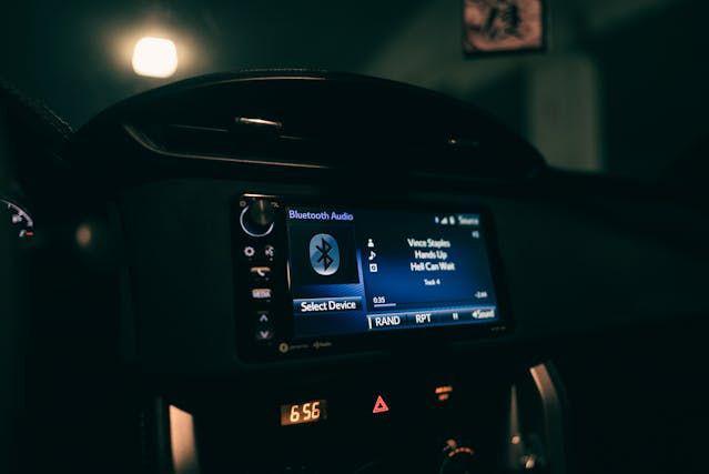 Berapa Biaya Servis Head Unit Mobil? Ini Rinciannya