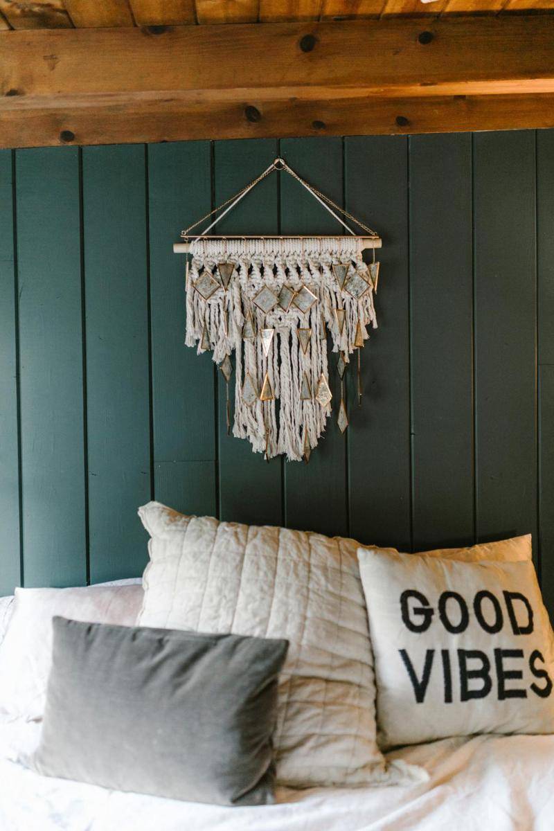 ilustrasi dekorasi macrame di kamar tidur (pexels.com/RDNE Stock project)