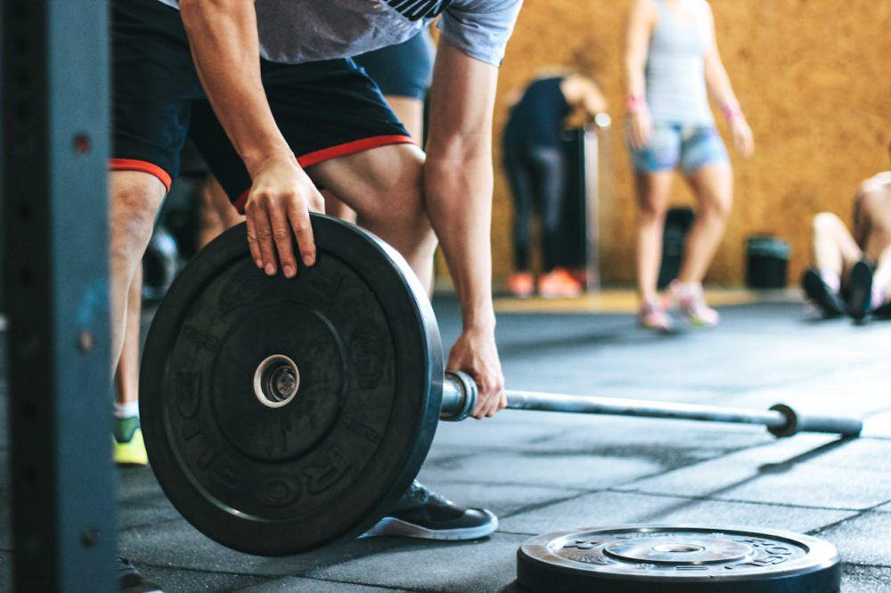 13 Tips Memulai Latihan Beban untuk Pemula