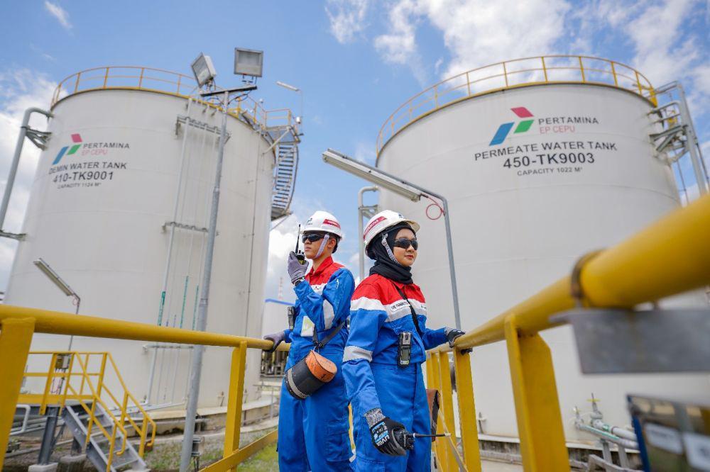Ilustrasi pekerja kilang minyak Pertamina. (dok. Pertamina)