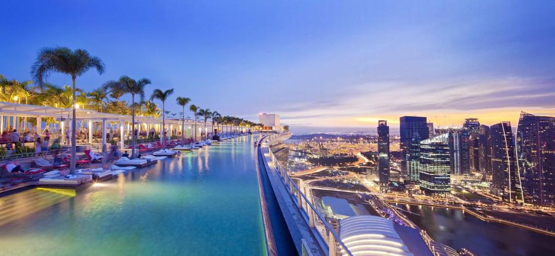 https://cdn.idntimes.com/content-images/post/20170913/pool-view-from-c-e-la-vi-club-lounge-32d7a5570eaa521f8c17e243847fe26f.jpg