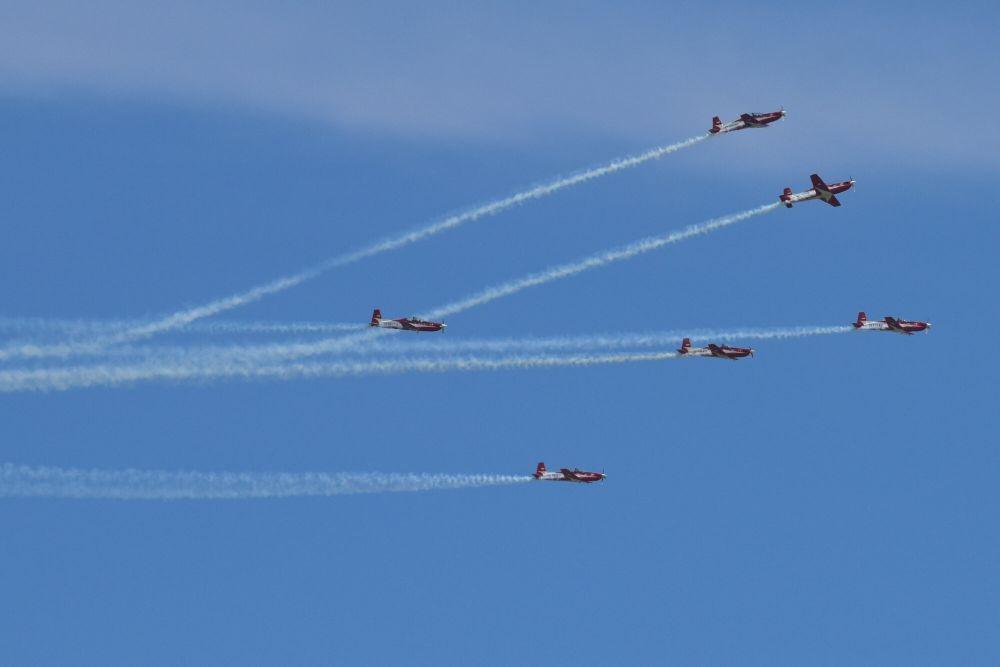 https://cdn.idntimes.com/content-images/post/20211119/rsz-antarafoto-atraksi-jupiter-tni-au-181121-aww-4-5fb1abe217698607a62731bc9991204b.jpg