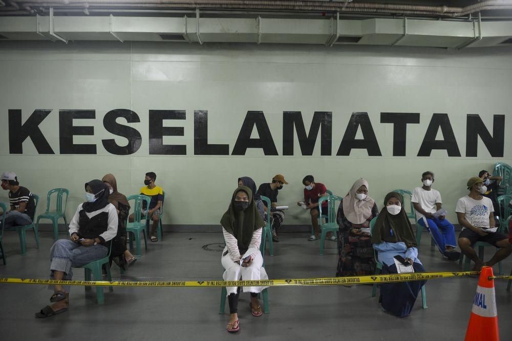 https://cdn.idntimes.com/content-images/post/20210726/rsz-antarafoto-operasi-serbuan-vaksin-masyarakat-kepulauan-seribu-230721-mrh-10-ca0e7adc973977e27d4ca5c1f4c24c11.jpg