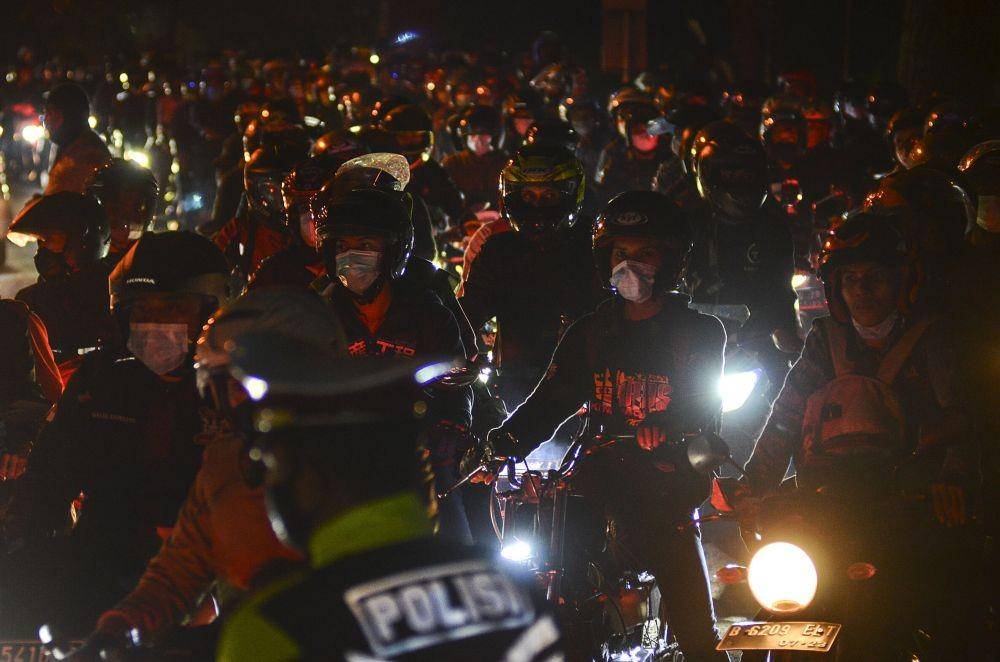 https://cdn.idntimes.com/content-images/post/20210513/rsz-antarafoto-penyekatan-mudik-jalur-selatan-jebol-120521-adb-5-c179985ae062bf2efa52eba945ad4447.jpg