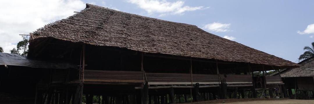 https://cdn.idntimes.com/content-images/post/20170816/rumah-adat-huahulu1290-064dcfb023f7eb7904fe900891ec22c4.jpg