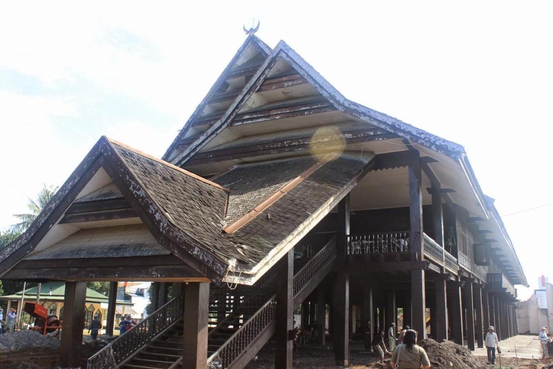 https://cdn.idntimes.com/content-images/post/20170816/rumah-laikas-4ebeb1ce2fbe1c6f61fcc77b38c14343.jpg