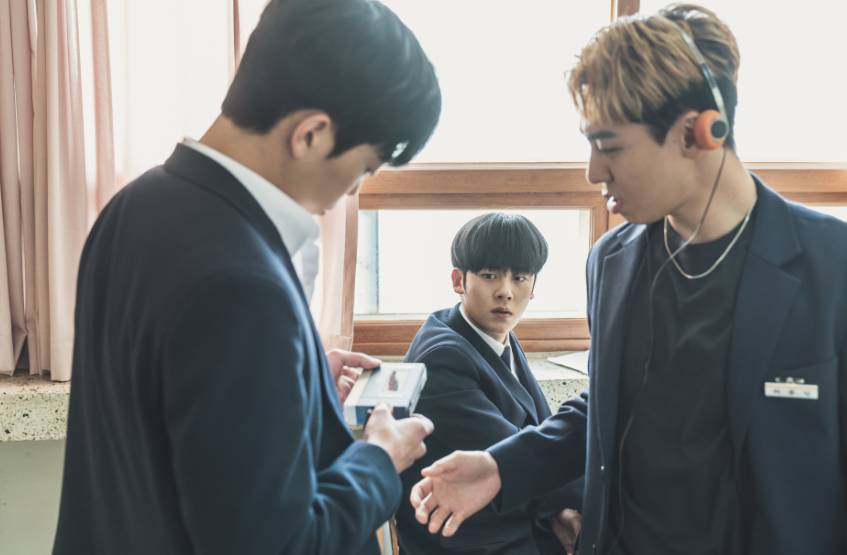 Cuplikan drama Korea ONE: High School Heroes (dok. Wavve/ONE: High School Heroes)