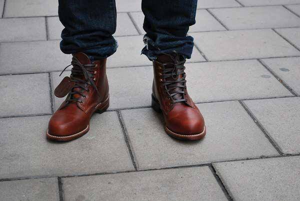 https://cdn.idntimes.com/content-images/post/20151204/shoes-warosuorg-3d9c67a08f53bf1895c33c2d69fc0763.jpg