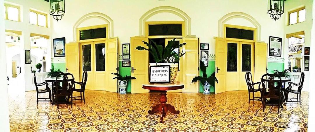 http://cdn.idntimes.com/content-images/community/2017/04/teras-depan-81e842317d4b795b9db75bf81e3d3494.jpg