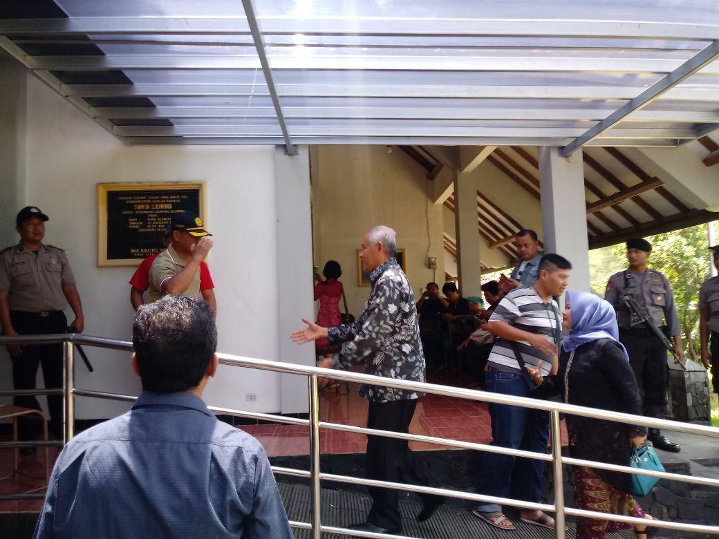https://cdn.idntimes.com/content-images/post/20180211/teror-gereja-st-lidwina-8-20f88498f38eae0abf6f504b645d7bd6.jpeg