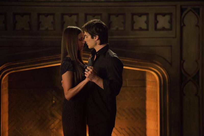 https://cdn.idntimes.com/content-images/post/20170117/tvd-damon-and-elena-e10985c15131c354848e1f2b904f1547.jpg