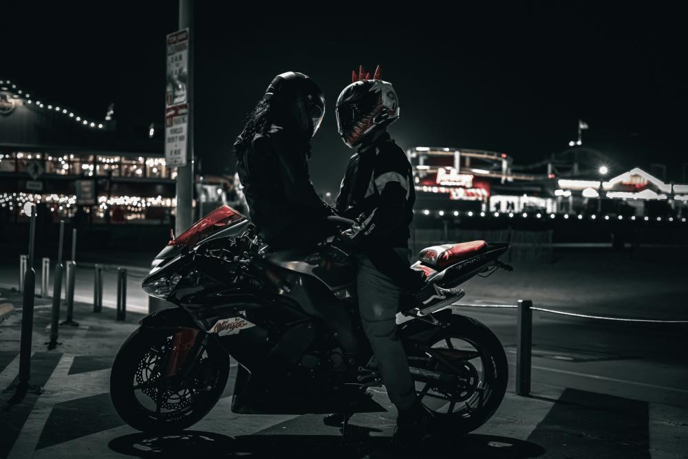 7 Notes Spicy Parfum yang Cocok untuk Menemani Night Ride Romantis