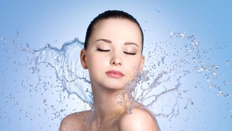 https://cdn.idntimes.com/content-images/post/20180119/water-face-760x431-bfe5c0784cb9c03b5343d1d26ba1d3f1.jpg