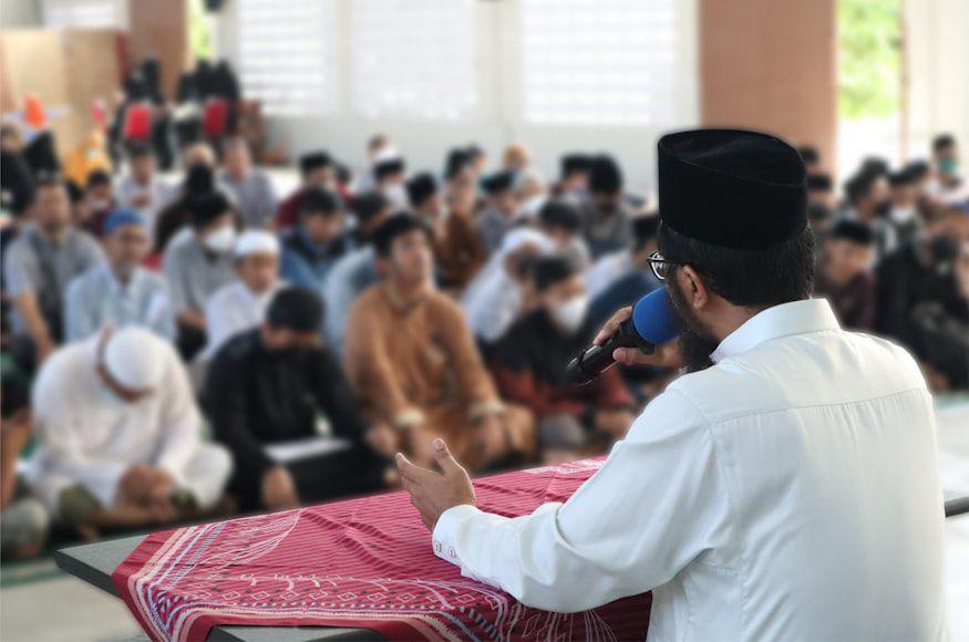 Ilustrasi ceramah di walimatul safar (unsplash.com/Raka Dwi Wicaksana)