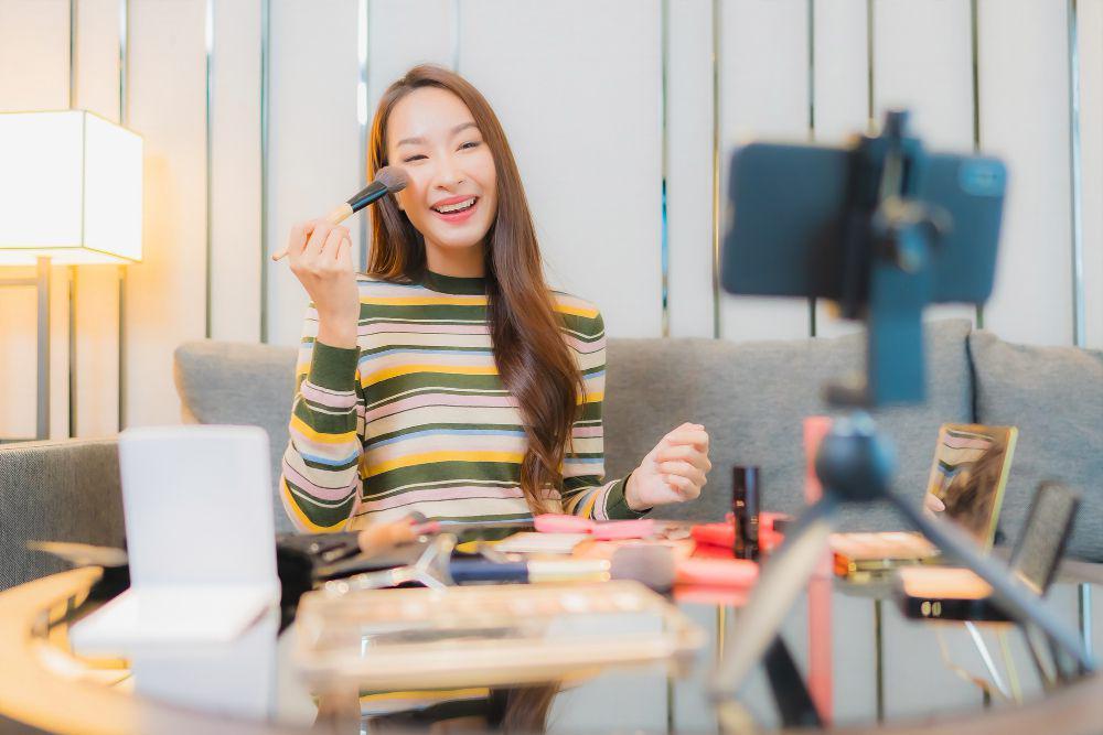 5 Zodiak yang Terlahir Punya Aura Bintang, Cocok Jadi Influencer!