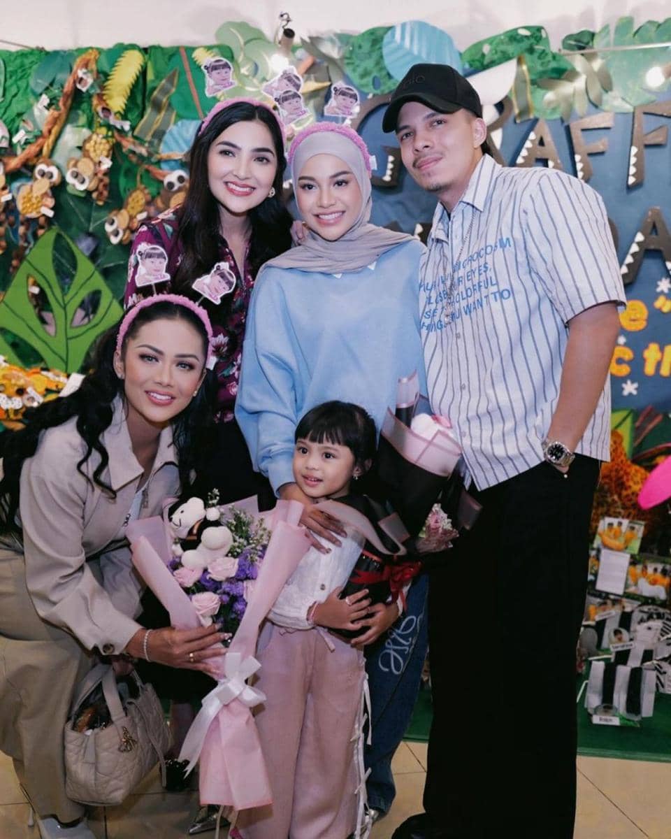 artis hadiri kelulusan sekolah anak (instagram.com/attahalilintar)