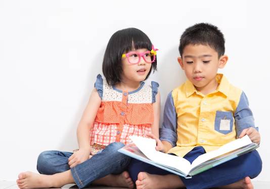 ilustrasi anak belajar bersama (freepik.com/jcomp