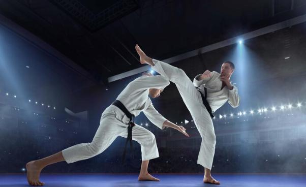 ilustrasi judo (freepik.com/jcomp
