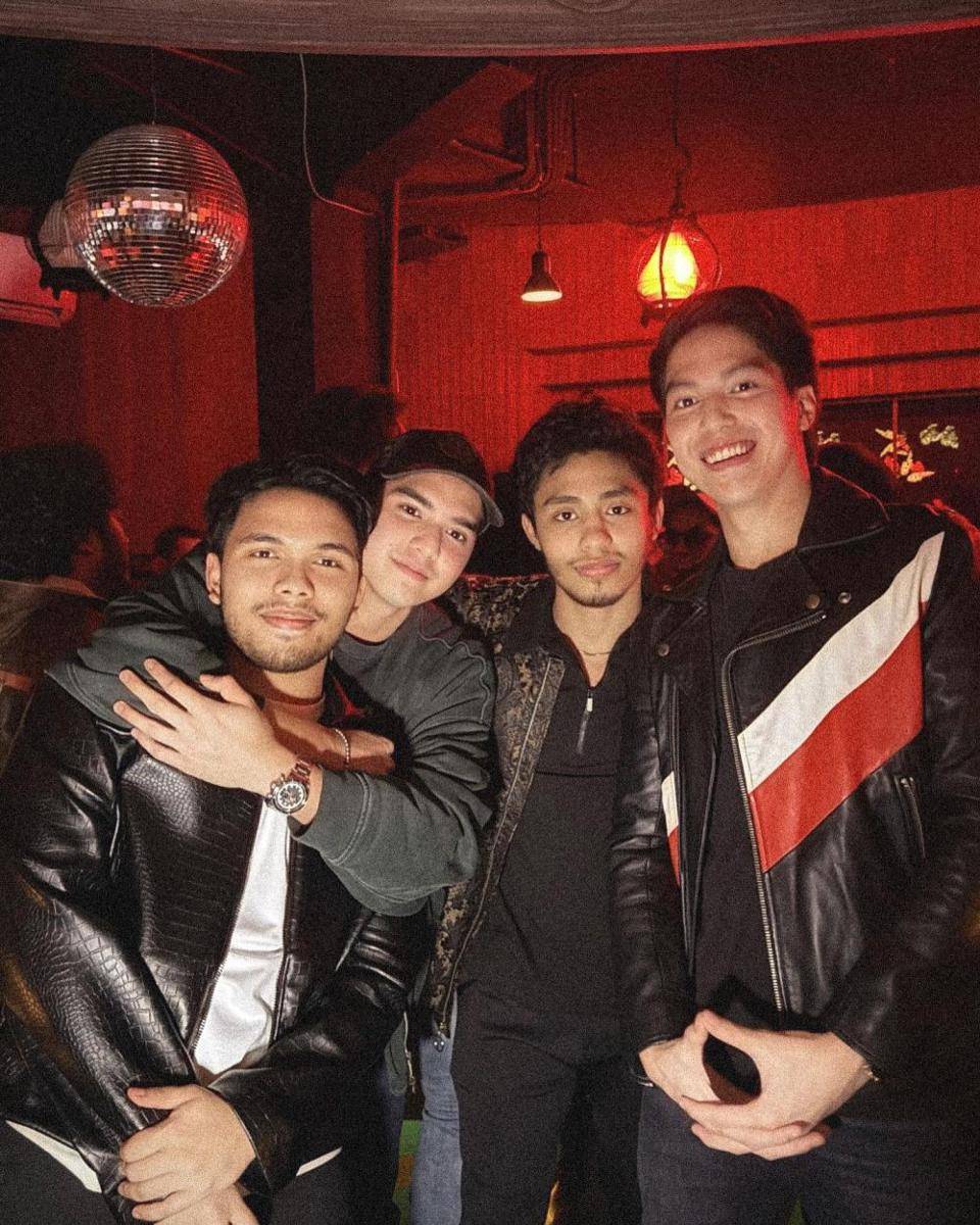 artis di ulang tahun El Rumi (Instagram.com/thariqhalilintar)