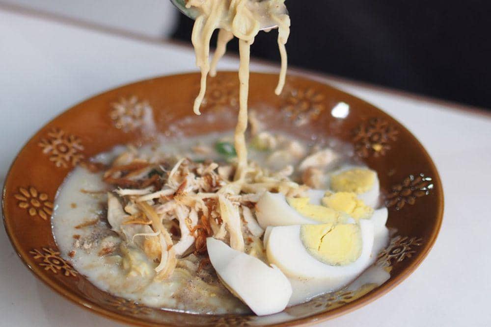 Mie Koclok Cirebon, Hangat Gurihnya Bikin Tenang! (kompas.com)
