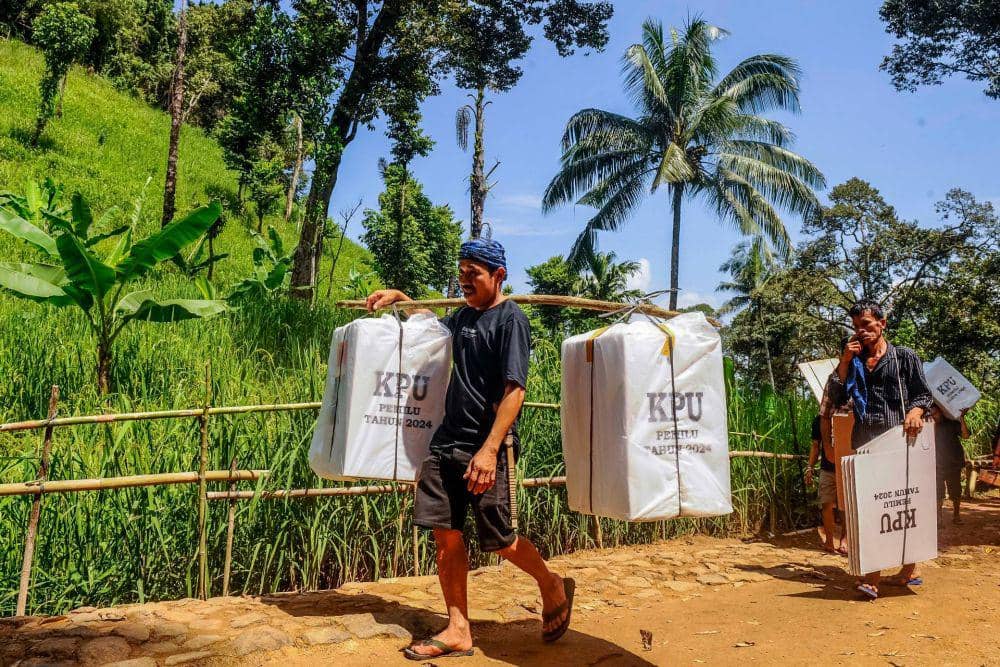 https://cdn.idntimes.com/content-images/post/20240213/antarafoto-pengiriman-logistik-pemilu-2024-di-pedalaman-badui-130224-bk-61-f1258c9b41cb6531ce01ca02c7d6343f.jpg