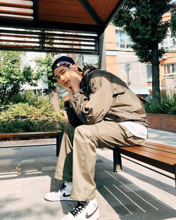 outfit athleisure ala Byeon Woo Seok (instagram.com/byeonwooseok)