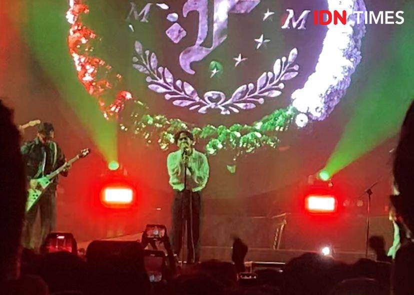 Dukungan .Feast untuk Palestina di Konser Membangun dan Menghancurkan