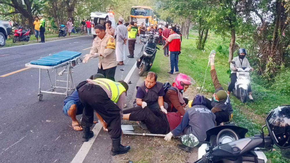 Kecelakaan beruntun terjadi di Jalan Raya Maospati-Ngawi, tepatnya masuk Desa Prampelan, Kecamatan Karangrejo, Magetan. IDN Times/ Istimewa.