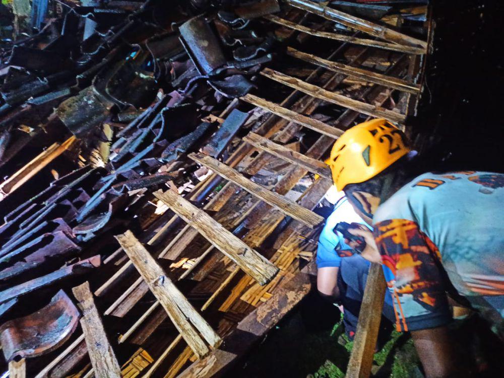 Tragis! Seorang Nenek di Magetan Tewas Tertimpa Dapur Rumahnya