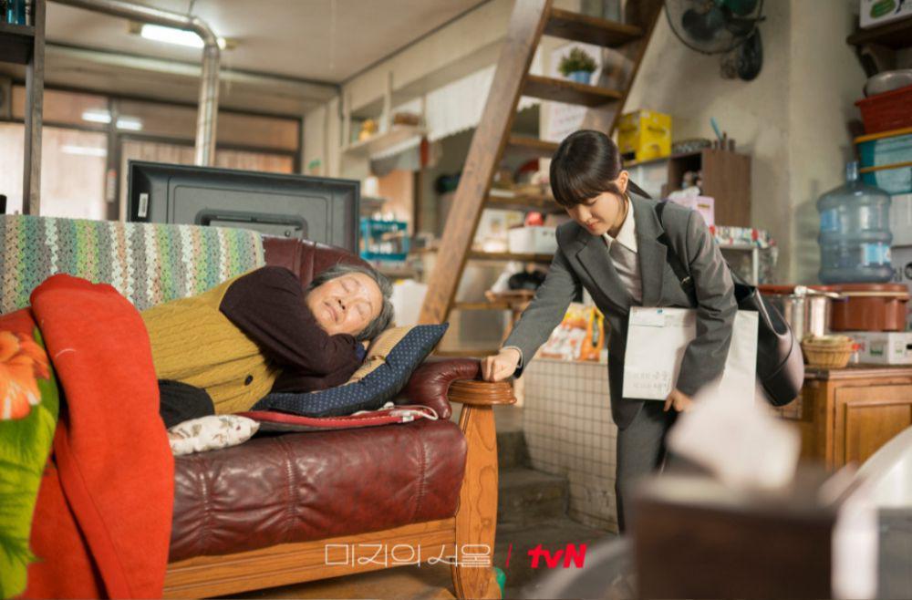7 Effort Yu Mi Ji Meluluhkan Hati Kim Ro Sa di Our Unwritten Seoul