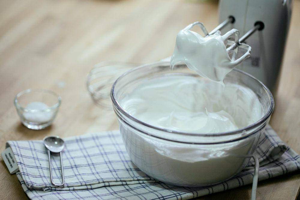 ilustrasi whipped cream (pexels.com/Katerina Holmes)