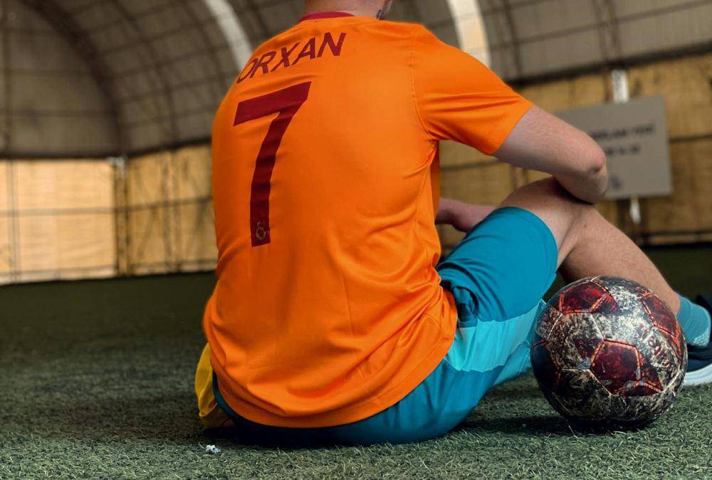 ilustrasi bola futsal (pexels.com/Orkhan Shahbaz)