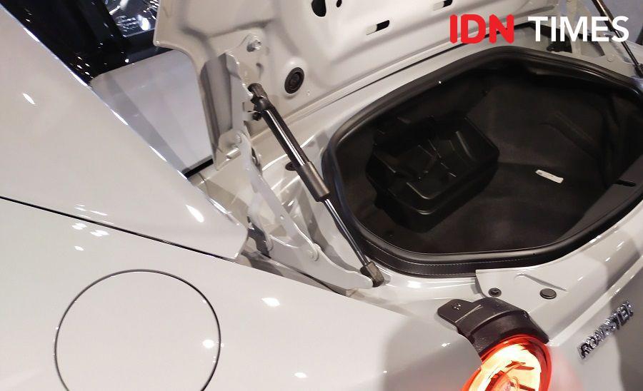 https://cdn.idntimes.com/content-images/post/20231101/roadster-rf-10-bc6d41899649d874d889c848b307bfa6.jpg