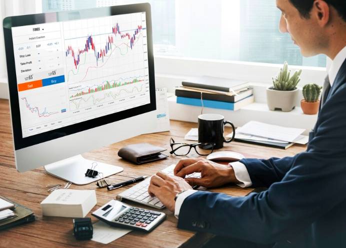 Ilustrasi investasi (freepik.com)