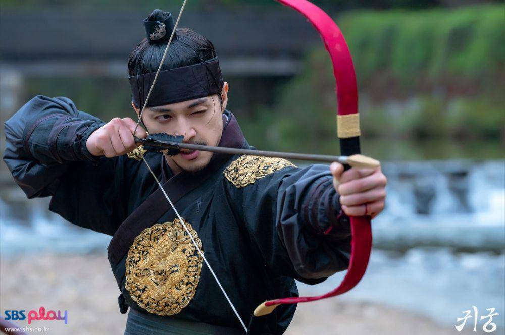 Cuplikan drakor The Haunted Palace (dok.SBS/The Haunted Palace)