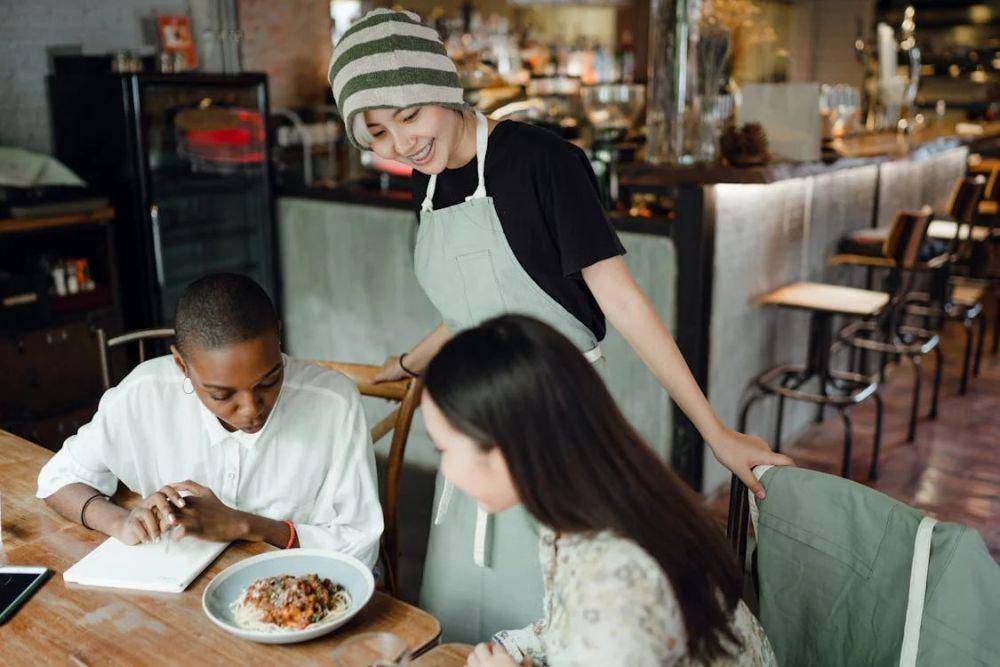 ilustrasi business owner (pexels.com/Ketut Subiyanto)