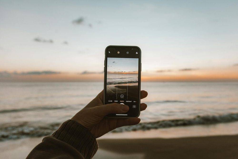Ilustrasi kamera HP (pexels.com/ROMAN ODINTSOV)