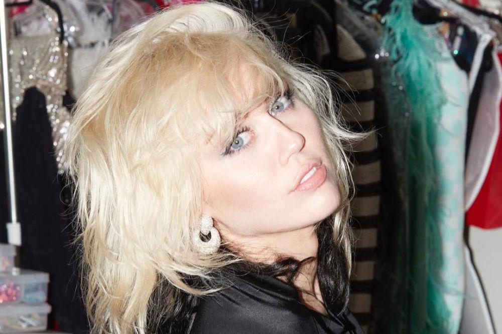 12 Fakta Miley Cyrus, Rilis Album Something Beautiful