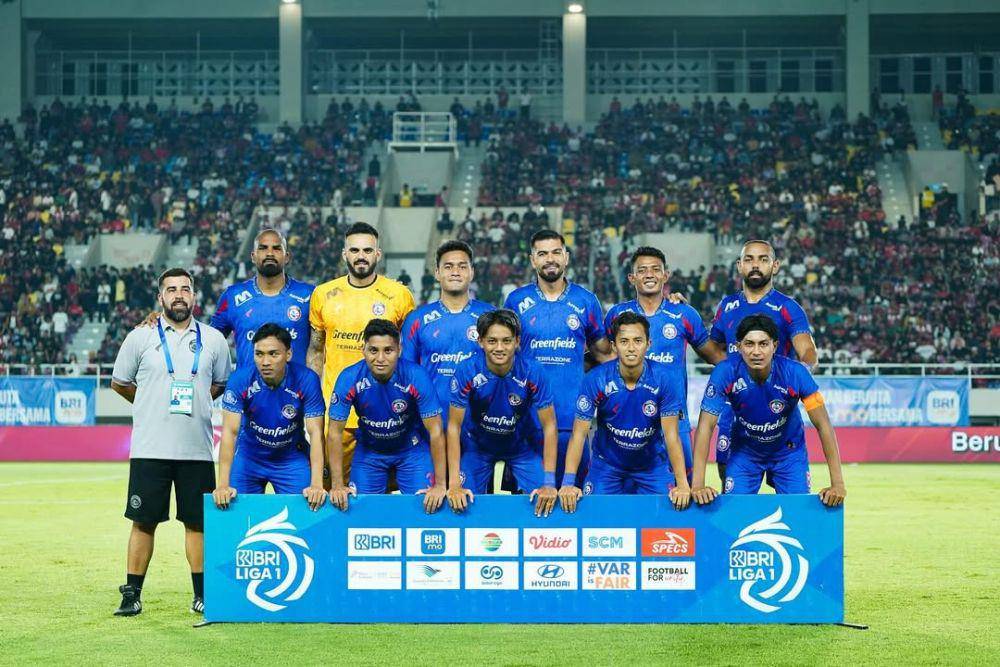 Skuad Arema FC Musim 2024/2025 . (Instagram/@thaleslira40)