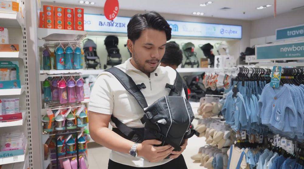 Aaliyah Massaid Beli Perlengkapan Bayi (YouTube.com/Thariq Halilintar)