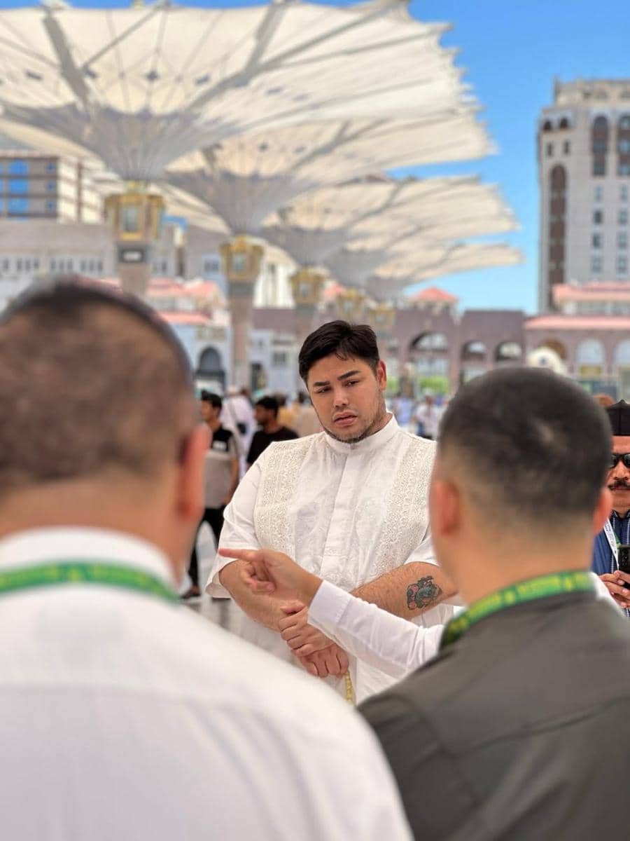 Ivan Gunawan saat melaksanakan ibadah haji (instagram.com/ivan_gunawan)