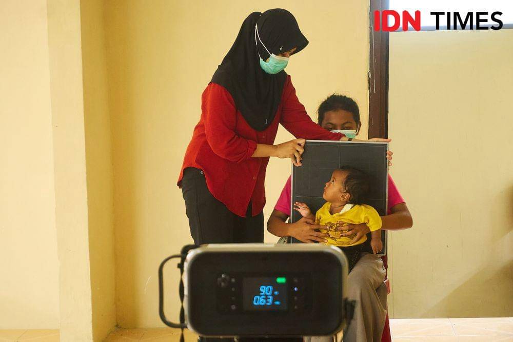 Kegiatan Penemuan Kasus Aktif (Active Case Finding/ACF) untuk skrining kasus Tuberkulosis (TBC) di Kota Semarang. (IDN Times/Dhana Kencana)
